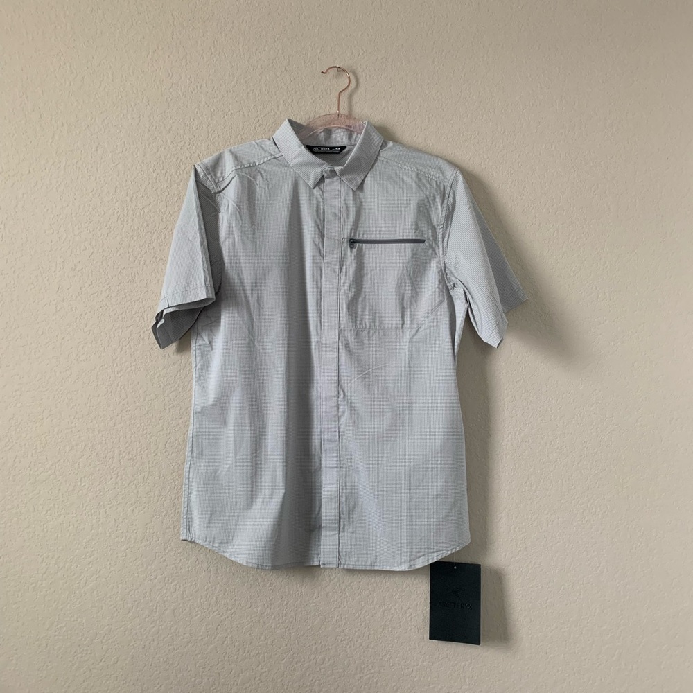 Arc'teryx Light Gray Short Sleeve Button-Up Shirt